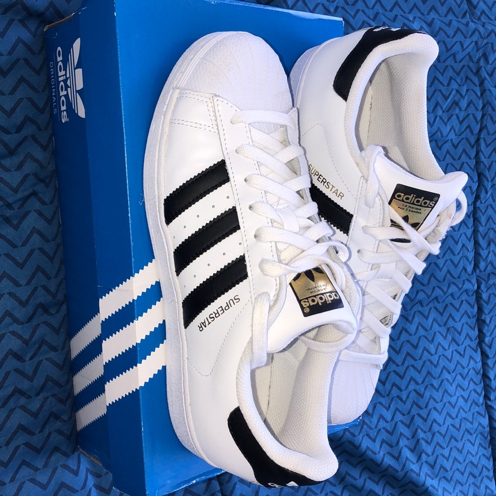 Adidas Sneakers